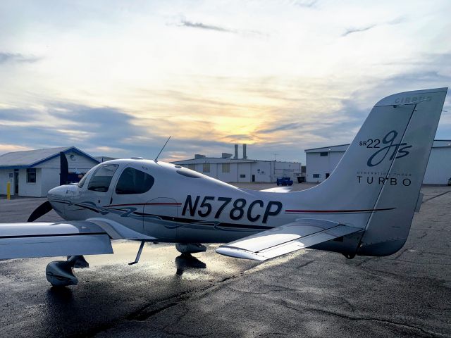 Cirrus SR-22 (N578CP)