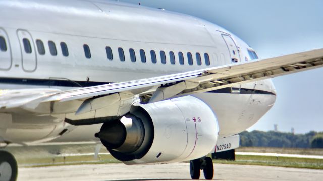 BOEING 737-400 (N279AD) - DOJ7 getting ready to head home to KOKC after completing a prisoner transfer at KHUF.  br /br /This aircraft is a 1992 Boeing 737-4Q8, SN 26279, owned/operated by the U.S. Marshals Service. 10/4/22.