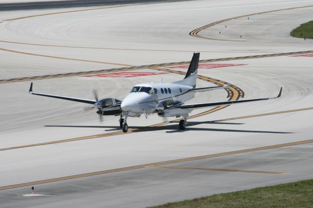 Beechcraft King Air 90 (N6373F)