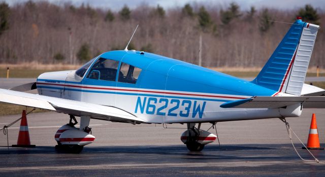 Piper Cherokee (N6223W)