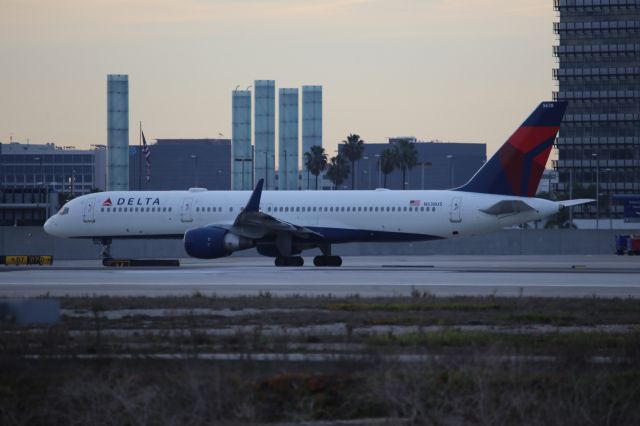 Boeing 757-200 (N538US)