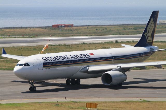 Airbus A330-300 (9V-STM)