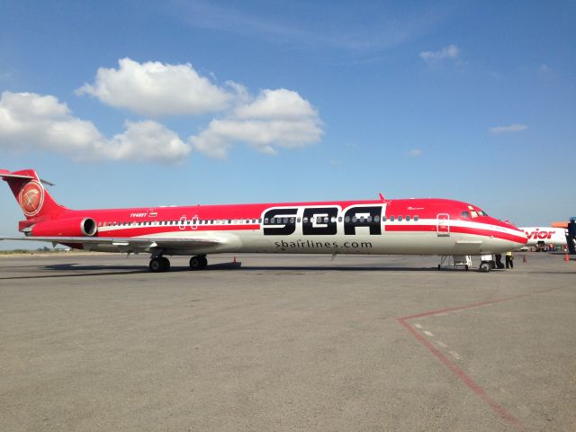 McDonnell Douglas MD-83 (YV-485T)