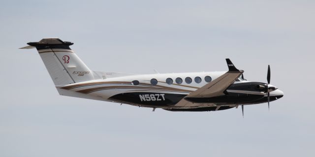 Beechcraft Super King Air 200 (N56ZT)