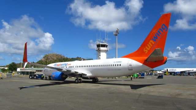 Boeing 737-800 (C-FDBD)