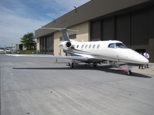 Embraer Phenom 300 (N308MJ)