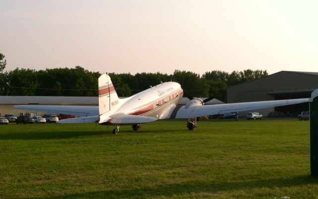 Douglas DC-3 (N103NA)