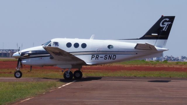 Beechcraft King Air 90 (PR-SND)