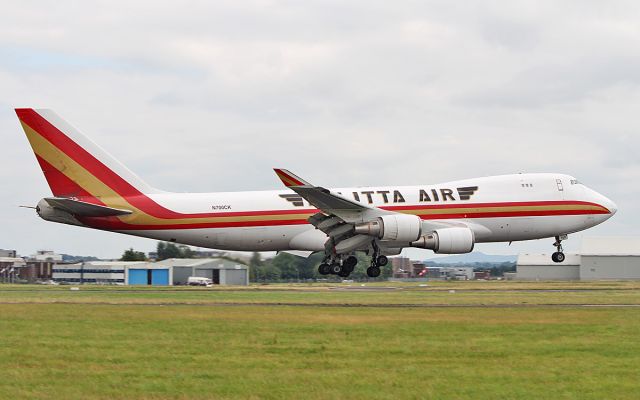 Boeing 747-400 (N700CK) - kalitta air b747-4r7(f) n700ck landing at shannon 5/8/18.