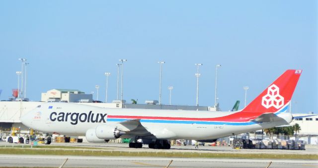 BOEING 747-8 (LX-VCJ) - Pushback!