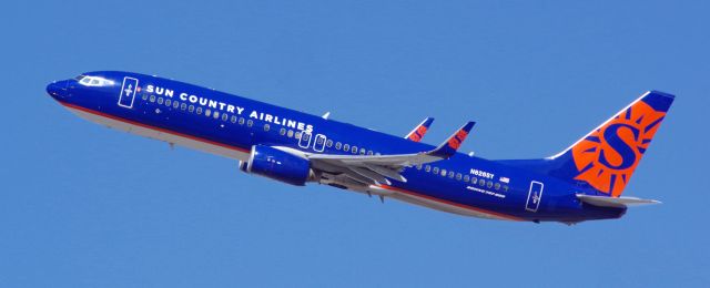 Boeing 737-800 (N826SY) - NEWARK INTERNATIONAL AIRPORT-NEWARK, NEW JERSEY, USA-MARCH 26, 2023: Seen by RF shortly after takeoff was Sun Country Airlines flight 1614 from Newark, N.J. to Minneapolis, MN.