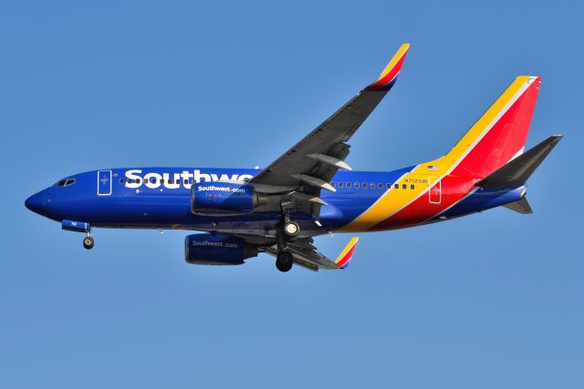Boeing 737-700 (N712SW) - 23-L 08-05-21