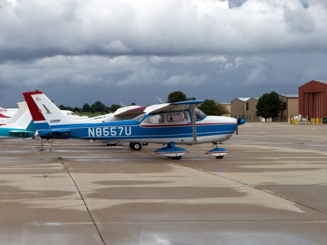 Cessna Skyhawk (N8557U)