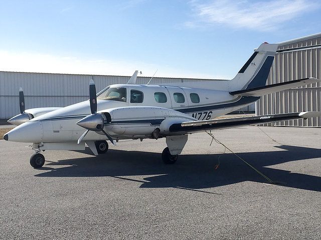 Beechcraft Duke (N776)