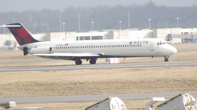 McDonnell Douglas DC-9-50 (N779NC) - Thrust Reverses deployed