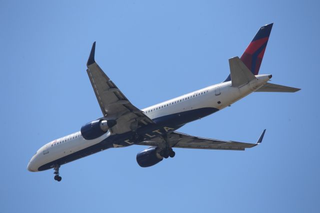 Boeing 757-200 (N535US)