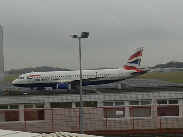 Airbus A320 (G-EUUB)