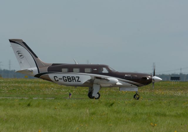 Piper Malibu Meridian (C-GBRZ) - On final to 06L in CYHU. 18-09-2020