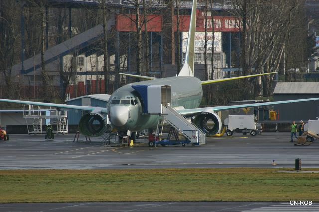 Boeing 737-800 (CN-ROB) - KRNT - engine-less Royal Air Moroc 33060/1646 on the flight line awaiting further work - this jet shows delivered Feb 8th, 2005 and photo date here is Jan 24th, 2005. Hmmmm