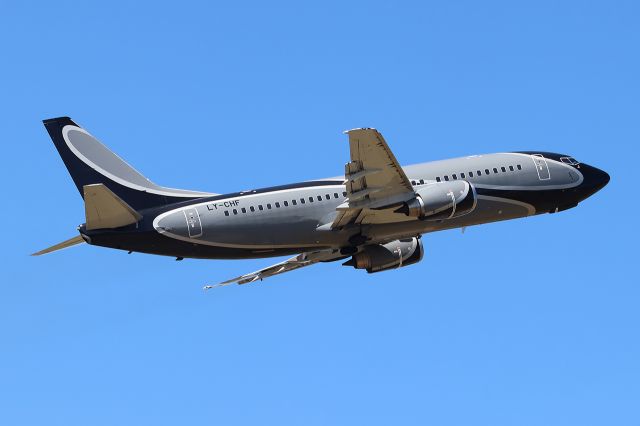 BOEING 737-300 (LY-CHF)