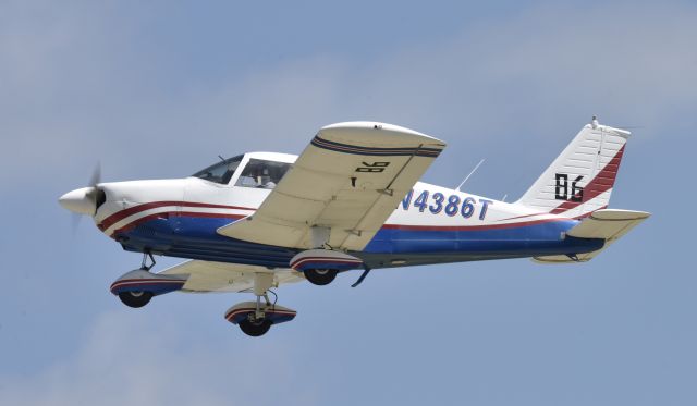 Piper Cherokee (N4386T) - Airventure 2017