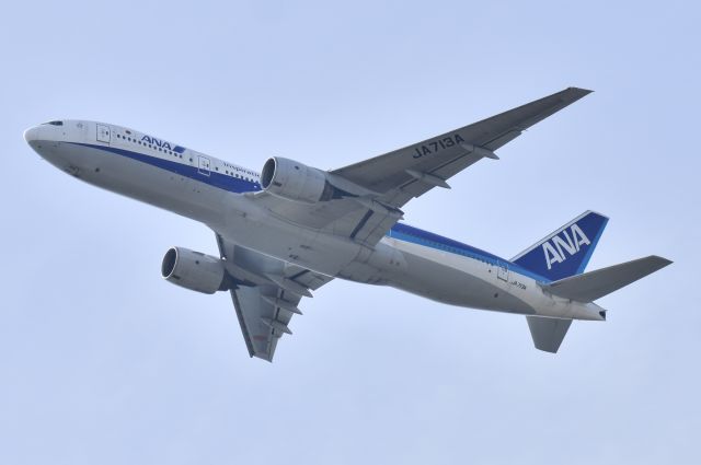 Boeing 777-200 (JA713A)