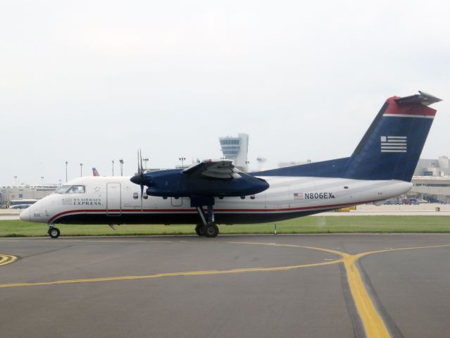 de Havilland Dash 8-100 (N806EX)