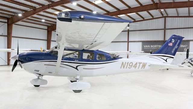 Cessna 206 Stationair (N194TW)