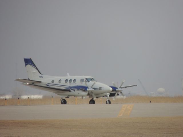 Beechcraft King Air 90 (N330PE) - UNDs King Air 90 departing runway 17R for KFAR