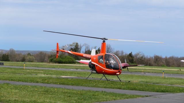 Robinson R-22 (N826SF)