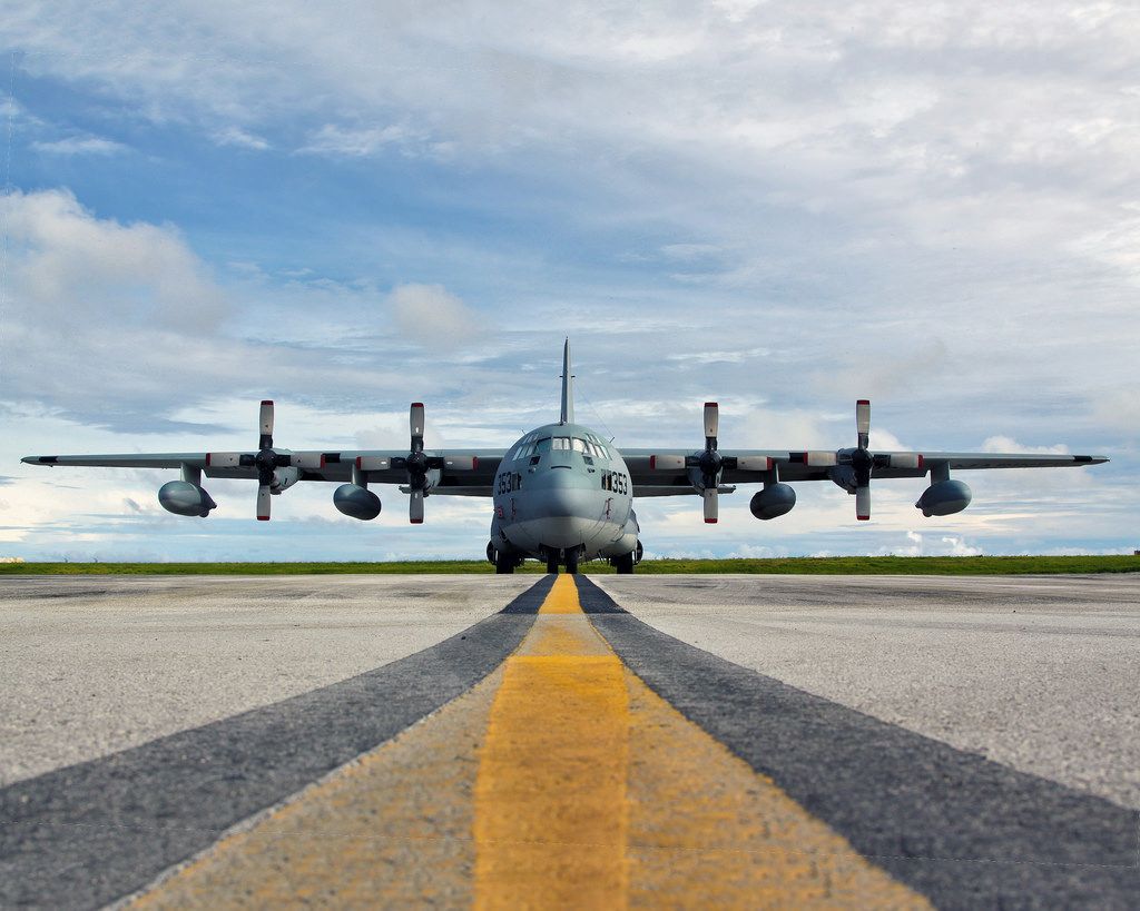 Lockheed C-130 Hercules —