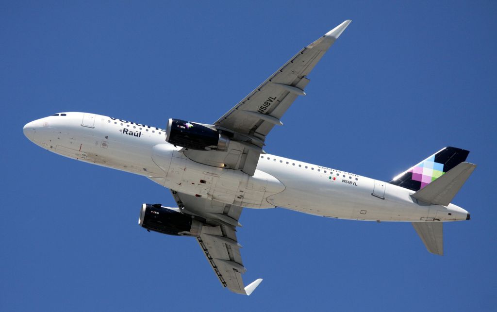 Airbus A320 (N518VL) - "RAUL" departs from 30L to GDL  06-15-2015  (Tracking was not correct as of posting)