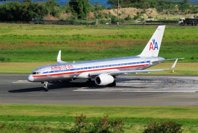 Boeing 757-200 (N181AN)