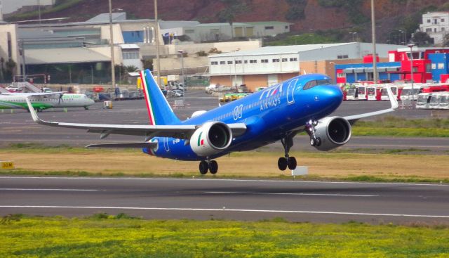 Airbus A320neo (EI-HOB)