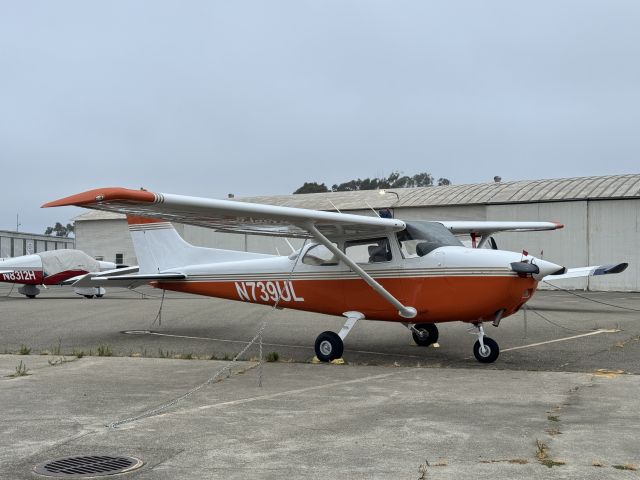 Cessna Skyhawk (N739UL) - At the Old Tee Hangars, Oakland’s North Field