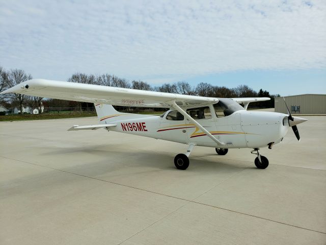 Cessna Skyhawk (N196ME)