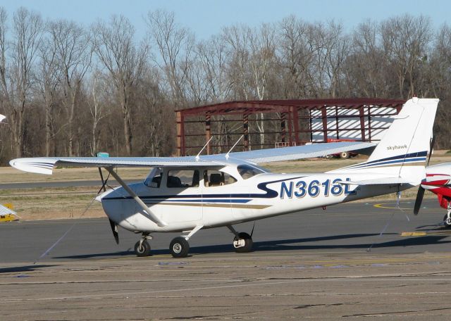 Cessna Skyhawk (N3618L) - Parked at the Downtown Shreveport airport.