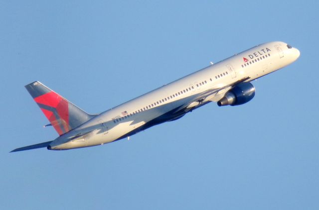 Boeing 757-200 (N635DL)