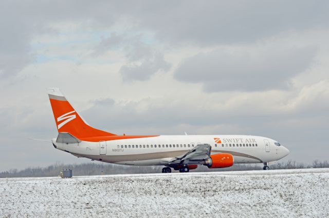BOEING 737-400 (N802TJ)