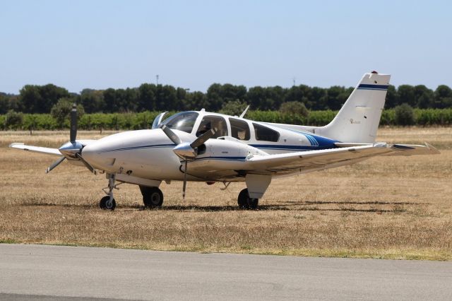 Beechcraft 55 Baron (VH-YIC)