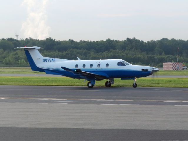 Pilatus PC-12 (N815AF) - Taxiing in after a monring flight from the Islands.