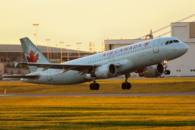 Airbus A320 (C-FKOJ) - Taking off from Rwy 07 to YYZ/CYYZ then on to YYJ/CYYJ.