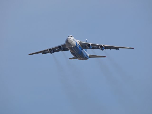 Antonov An-124 Ruslan (N82075)