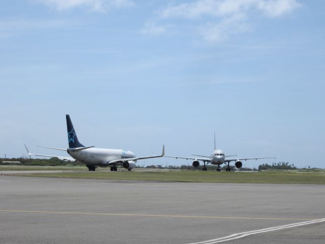 Boeing 737-800 (F-GZHJ)