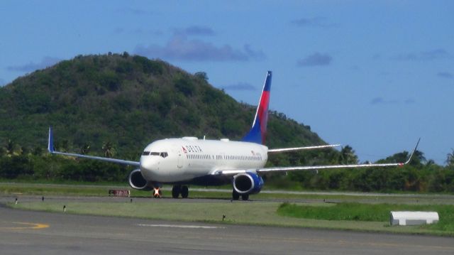 Boeing 737-800 (N397DA)