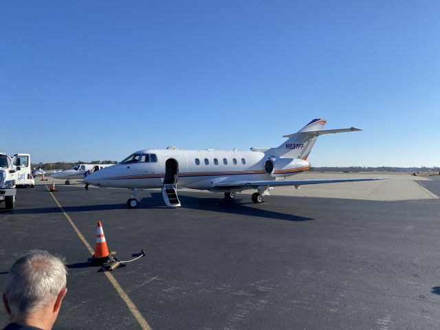 Hawker 800 (N837FF)