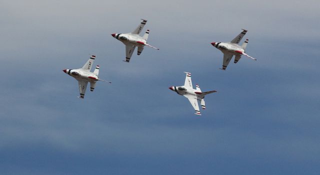 — — - The Thunderbirds coming into formation at the  at Mcchord Field (Joint Base Lewis-Mcchord) Airport (Tacoma, WA) KTCM / TCM airshow<br><br>8/26/2016