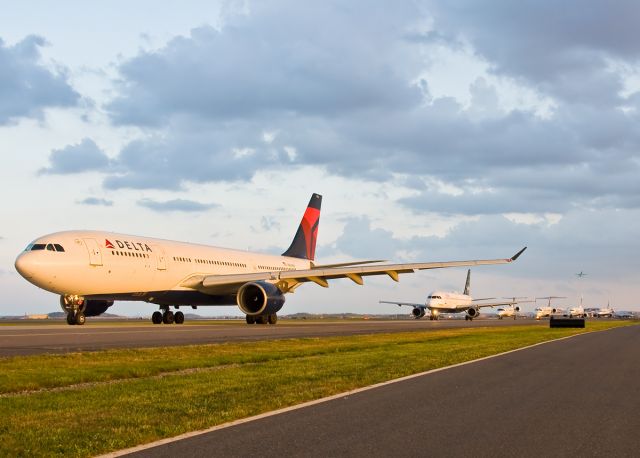 Airbus A330-200 (N856NW) - outbound traffic on November 