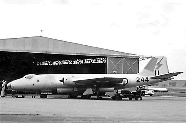 ENGLISH ELECTRIC Canberra (A84224) - English Electric-GAF Canberra MK20 A84-224 82 Wing Wagga Wagga early 1960s.