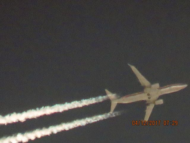 Boeing 737-800 (N944AN)